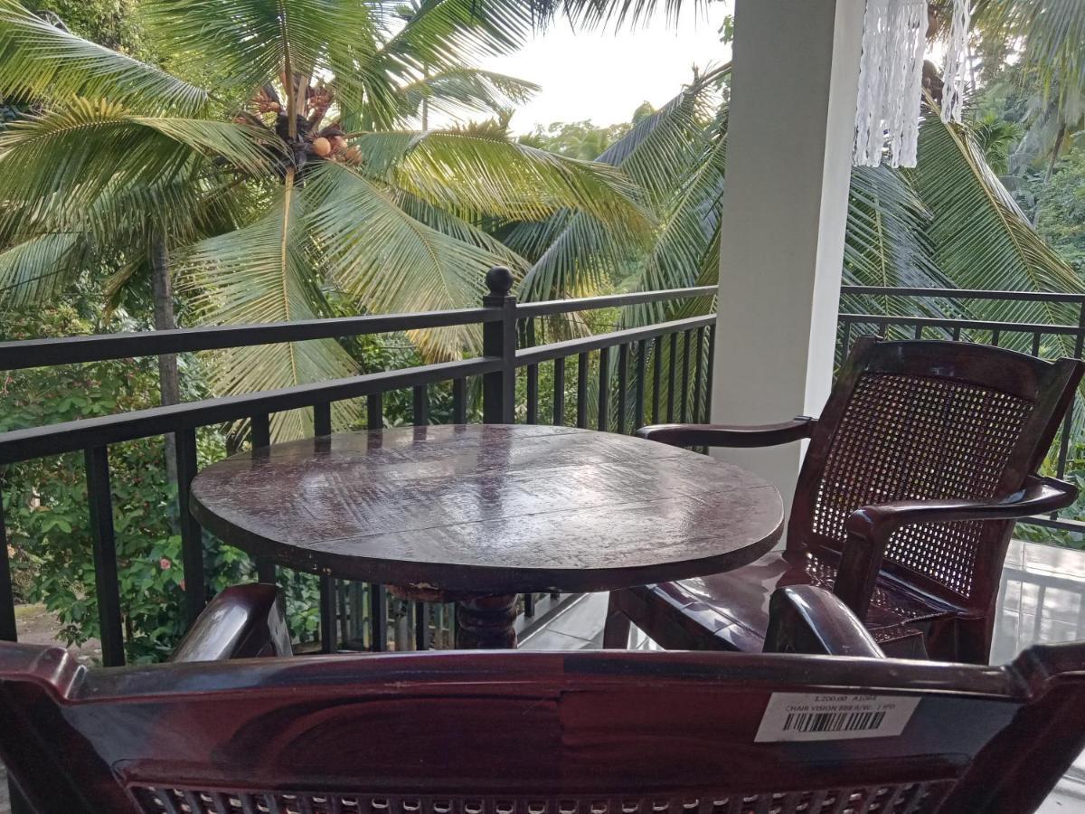 Jungle Village Homestay ピンナワラ エクステリア 写真